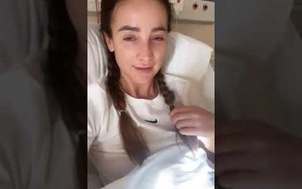 «Врачи меня ругают, я плачу»: Ольга Бузова заявила, что в больнице ужасно отекла